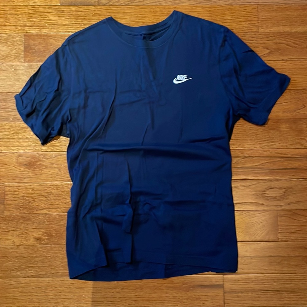 Nike tee